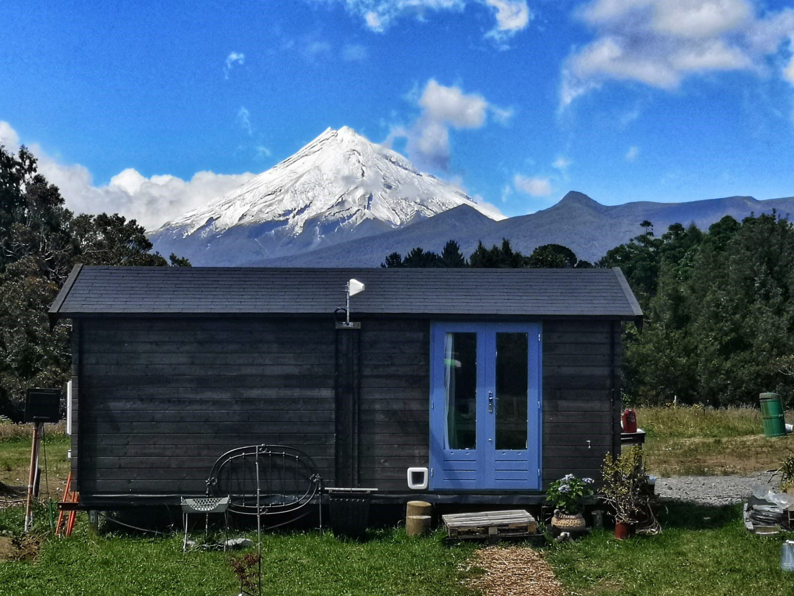 Stunning tiny home option for a farm or rural property nz and au